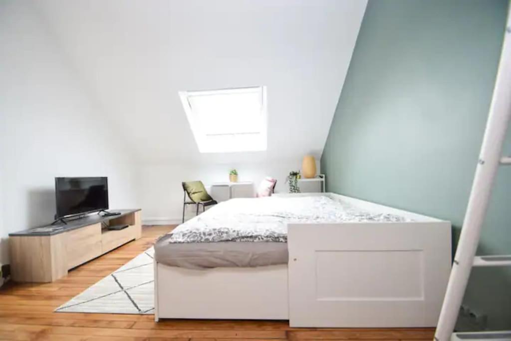 Disponible - Appartement Entier - 10Mn Rer B Aeroport Cdg - Paris Gare Du Nord, T11 Express, Le Bourget, Tout Equipe, Netflix Gratuit, 3 Personnes, 4Eme Etage, Escaliers, Parc Des Expositions, Parking Rue Gratuit Apres 19H Drancy Εξωτερικό φωτογραφία