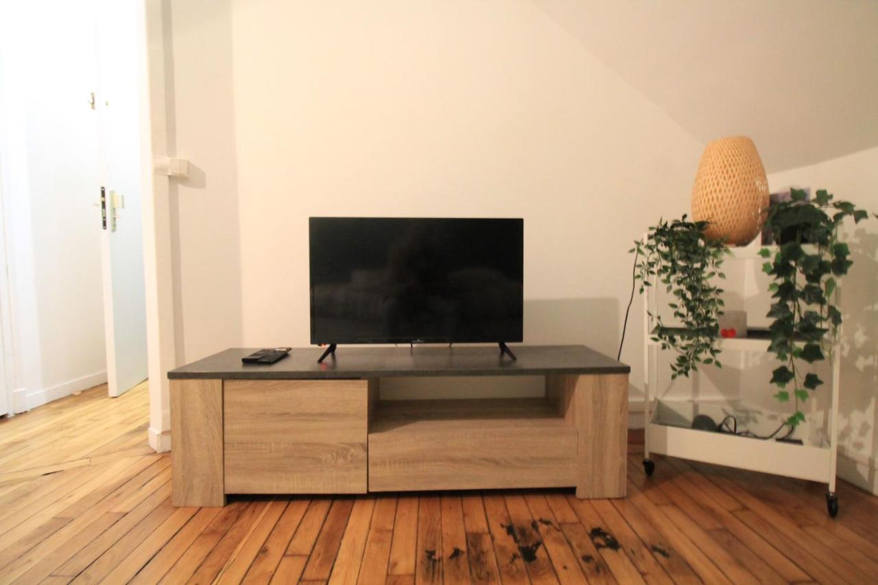 Disponible - Appartement Entier - 10Mn Rer B Aeroport Cdg - Paris Gare Du Nord, T11 Express, Le Bourget, Tout Equipe, Netflix Gratuit, 3 Personnes, 4Eme Etage, Escaliers, Parc Des Expositions, Parking Rue Gratuit Apres 19H Drancy Εξωτερικό φωτογραφία