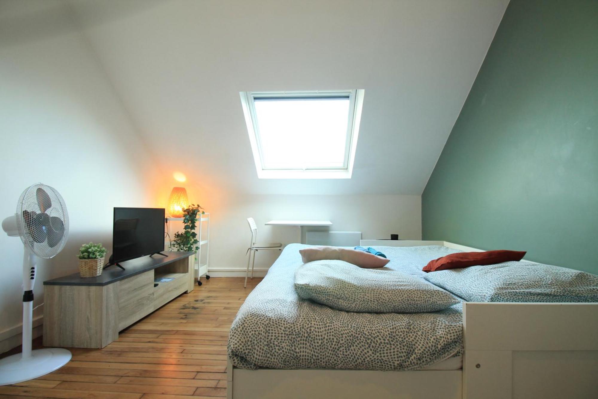 Disponible - Appartement Entier - 10Mn Rer B Aeroport Cdg - Paris Gare Du Nord, T11 Express, Le Bourget, Tout Equipe, Netflix Gratuit, 3 Personnes, 4Eme Etage, Escaliers, Parc Des Expositions, Parking Rue Gratuit Apres 19H Drancy Εξωτερικό φωτογραφία