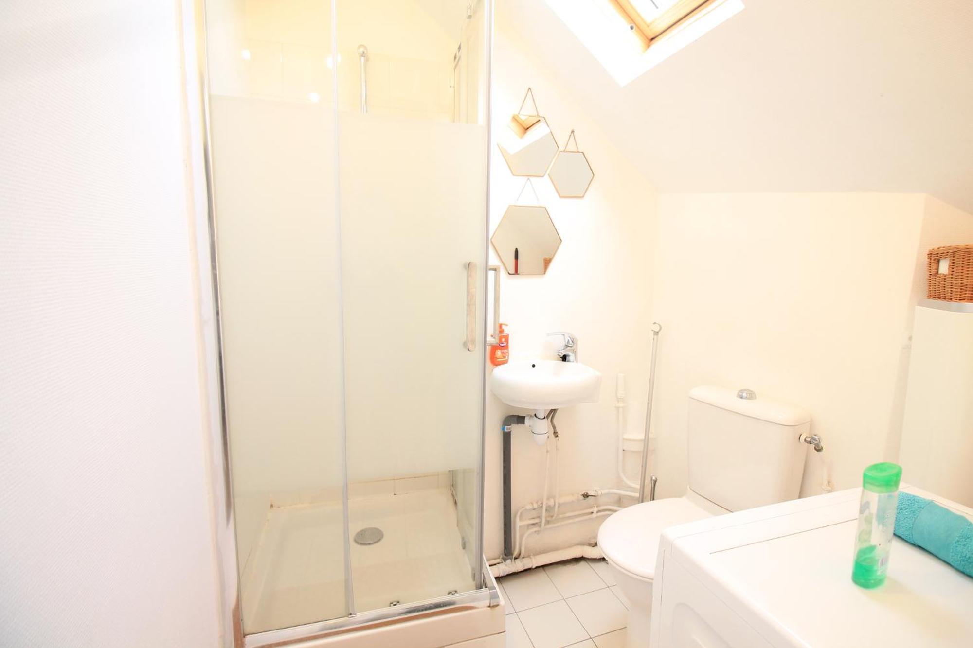 Disponible - Appartement Entier - 10Mn Rer B Aeroport Cdg - Paris Gare Du Nord, T11 Express, Le Bourget, Tout Equipe, Netflix Gratuit, 3 Personnes, 4Eme Etage, Escaliers, Parc Des Expositions, Parking Rue Gratuit Apres 19H Drancy Εξωτερικό φωτογραφία
